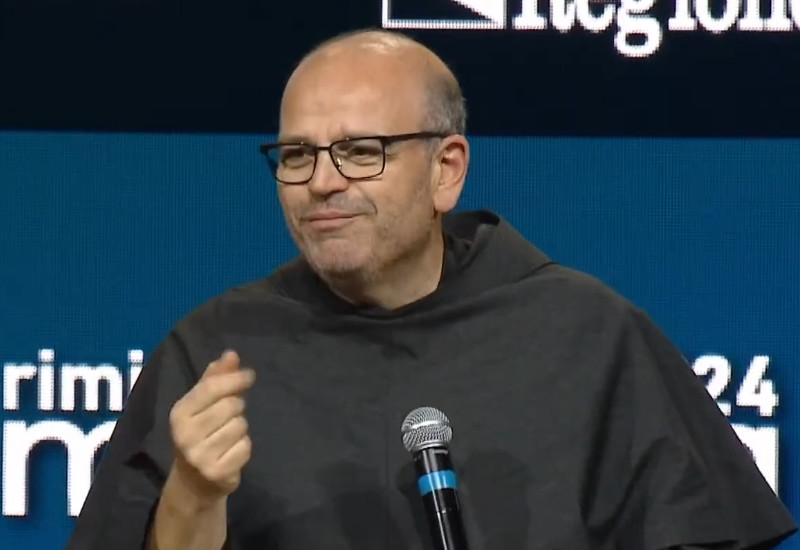 Padre Benanti al Meeting di Rimini sull’AI: “Viviamo in una realtà sempre più definita dal software”